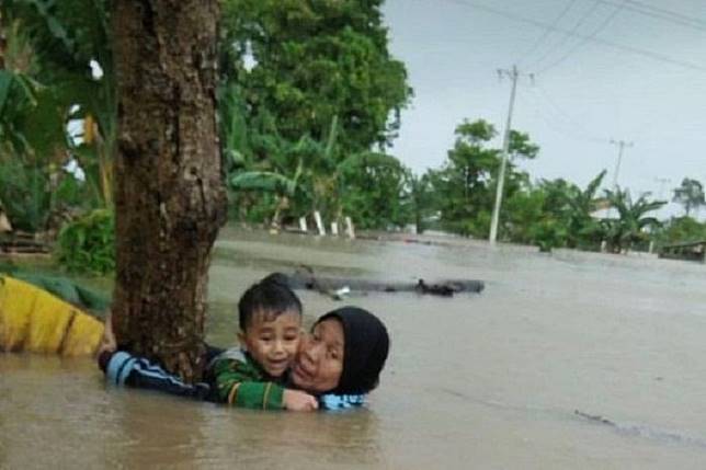 Hadang Banjir Selamatkan Cucu, Nenek Nurjanna Akhirnya Menembuskan Napas Terakhir