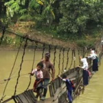 10 Lintasan Ekstrem Menuju Sekolah di Dunia