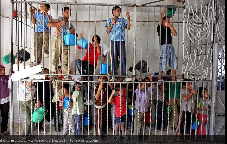Israel Tempatkan Anak-Anak Palestina di Kandang Saat Musim Dingin
