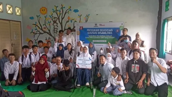 Kolaborasi Dengan Baznas, Abadi Menyalurkan Beasiswa Khusus Disabilitas Di NTB